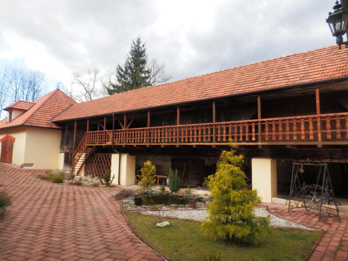 Zamecek Zdiky - Zamecky Apartman Bujanov Exterior photo