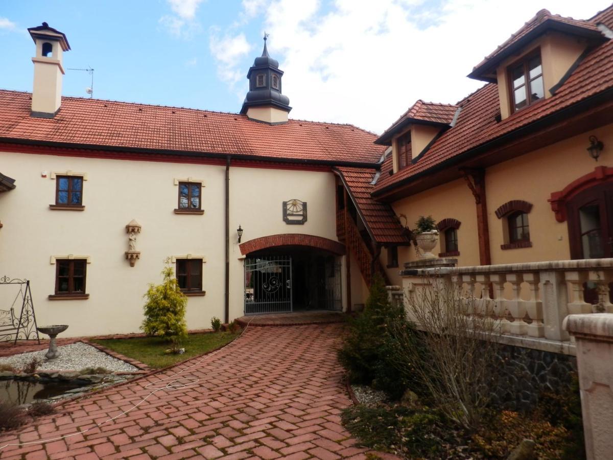 Zamecek Zdiky - Zamecky Apartman Bujanov Exterior photo